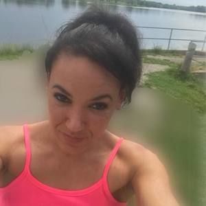 Meet your Posher, Monica